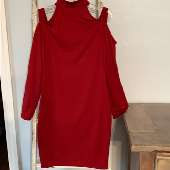 Bodycon cold shoulder red dress - Picture 2 of 4